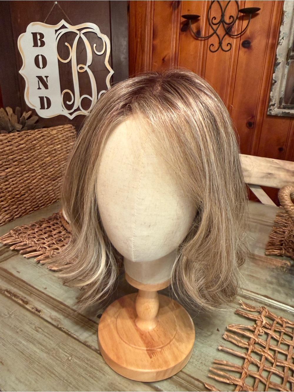 Raquel Welch Women's Layered Wig Simmer in Shaded Cappuccino RL12-12SS
